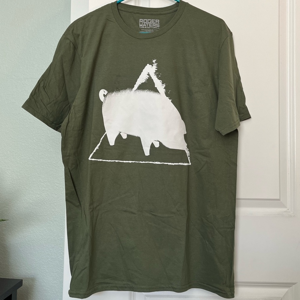 NWOT! Roger Waters Olive Green Graphic Tour Tee Shirt with White Pig Print